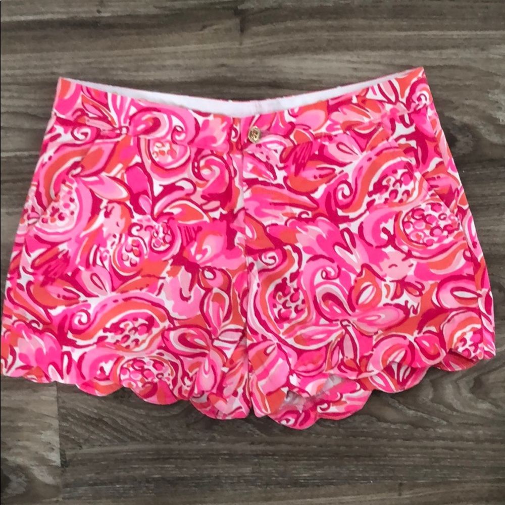 Lilly Pulitzer Buttercup size 6 Shorts pink & red